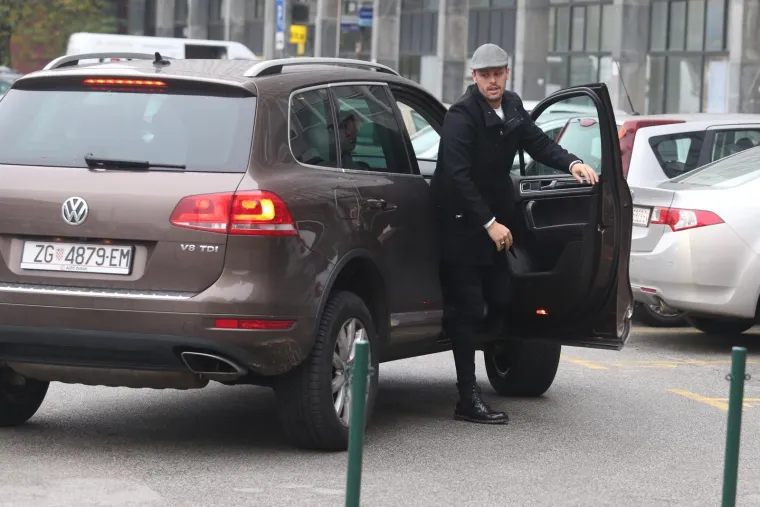 Pjevačica je na sud do&scaron;la u pratnji supruga Igora Kojića.