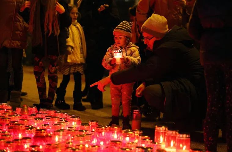 Zagreb - Paljenje svijeća uoči obilježavanja 26. obljetnice pada Vukovara.