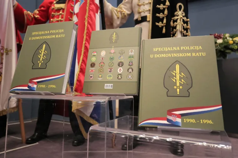 Generali nazočili promociji fotomonografije Specijalna policija u Domovinskom ratu