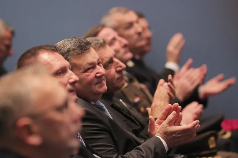 Generali nazočili promociji fotomonografije Specijalna policija u Domovinskom ratu