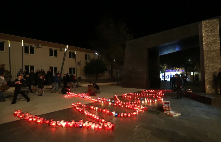 Cijela Hrvatska se sjeća žrtve Vukovara i &Scaron;kabrnje