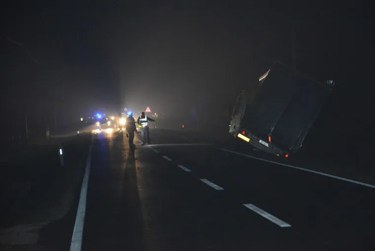 TRAGEDIJA KOD KRIŽEVACA: U stravičnom sudaru auta i kamiona poginuo 20-godi&scaron;nji mladić, auto smrskan do neprepoznatljivosti