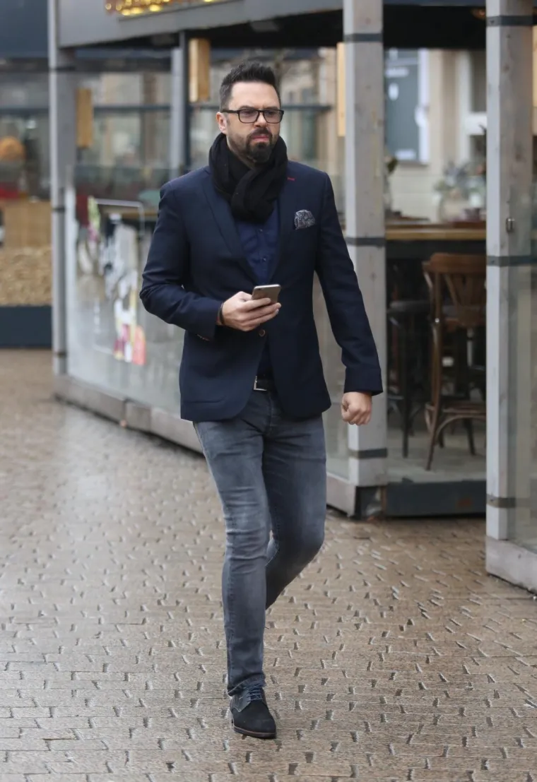 GRA&Scaron;O SE DOTJERAO ZA &Scaron;ETNJU KI&Scaron;NIM ZAGREBAČKIM ULICAMA: Pjevač je uvijek imao smisla za modu