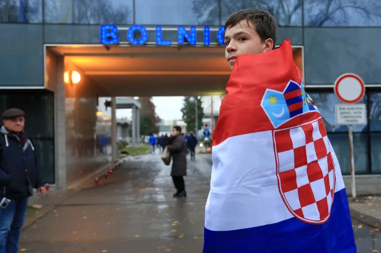 SJEĆANJE NA ŽRTVE PALOG GRADA: Ulice kojima se slijevela krv 26 godina poslije pune su tuge, sjete i suza