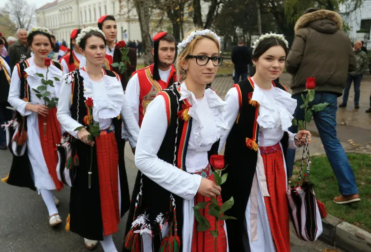 Kolona sjećanja krenula je prema Memorijalnom groblju
