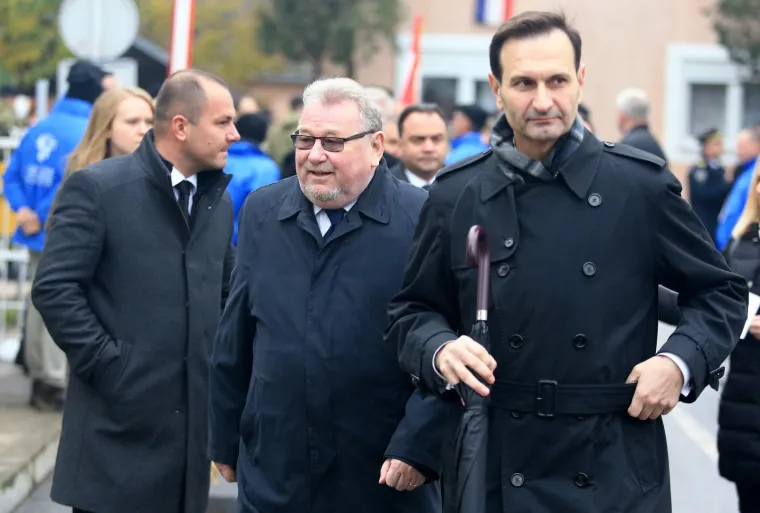 Koloni sjećanja nazočio je državni vrh. Vladimir &Scaron;eks i Miro Kovač