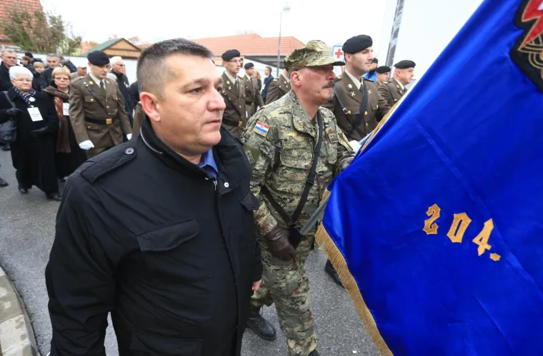 SJEĆANJE NA ŽRTVE PALOG GRADA: Ulice kojima se slijevela krv 26 godina poslije pune su tuge, sjete i suza