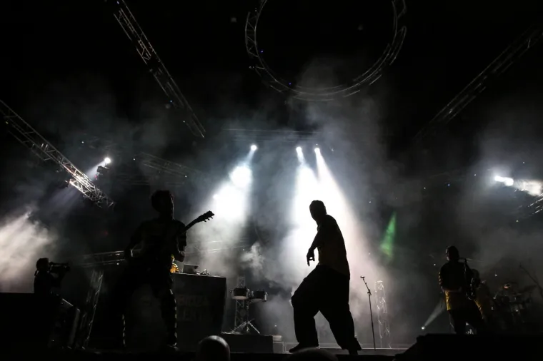 DUBIOZA KOLEKTIV ZAPALILA ARENU ZAGREB: Na koncertu bosanskohercegovačkog benda bila i Severina