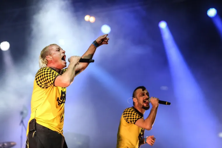 DUBIOZA KOLEKTIV ZAPALILA ARENU ZAGREB: Na koncertu bosanskohercegovačkog benda bila i Severina