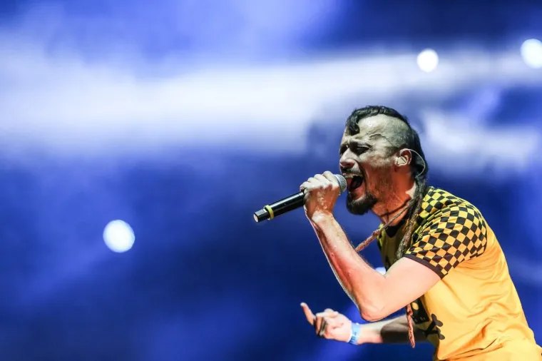 DUBIOZA KOLEKTIV ZAPALILA ARENU ZAGREB: Na koncertu bosanskohercegovačkog benda bila i Severina