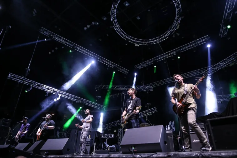 DUBIOZA KOLEKTIV ZAPALILA ARENU ZAGREB: Na koncertu bosanskohercegovačkog benda bila i Severina