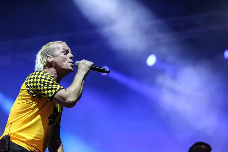 DUBIOZA KOLEKTIV ZAPALILA ARENU ZAGREB: Na koncertu bosanskohercegovačkog benda bila i Severina