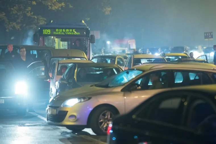 PROMETNA NESREĆA U ZAGREBU: Pijani vozač se zabio u ZET-ov autobus