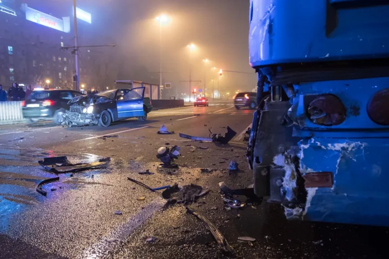 PROMETNA NESREĆA U ZAGREBU: Pijani vozač se zabio u ZET-ov autobus