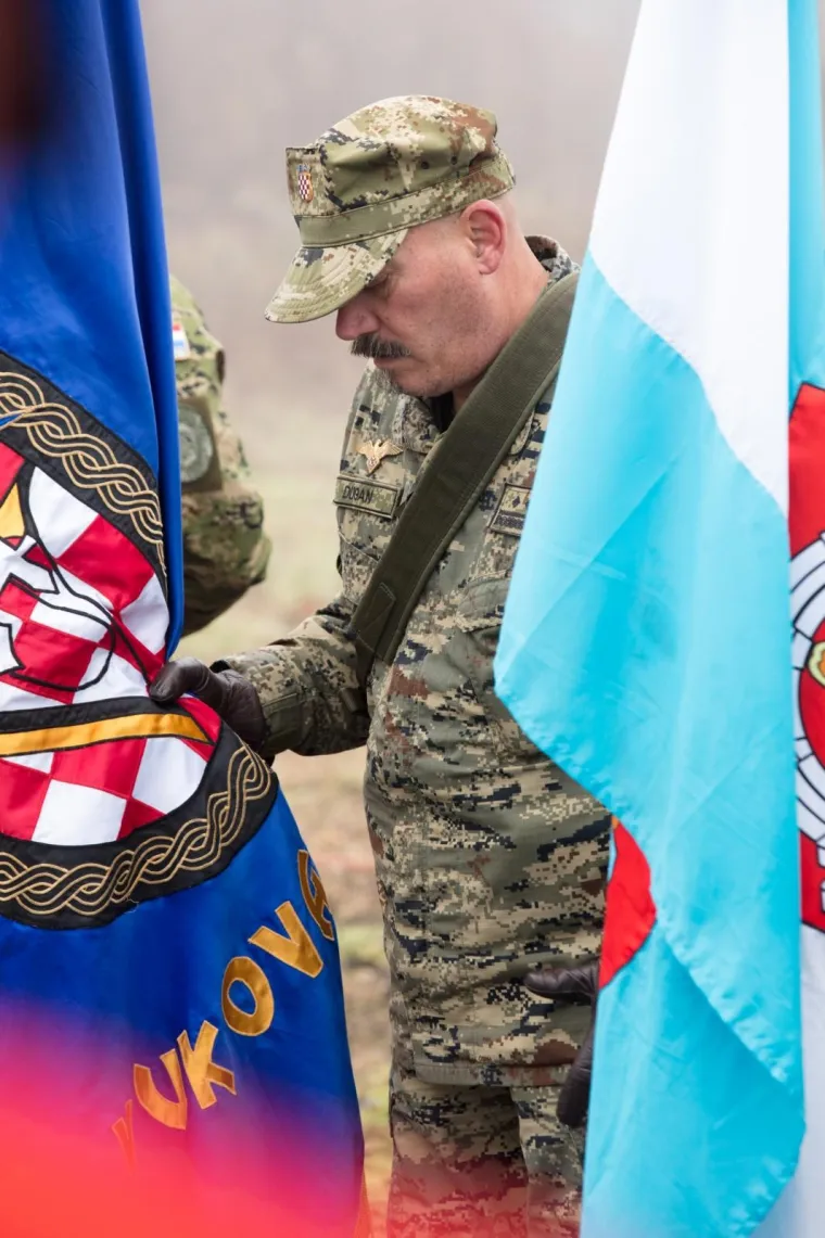 TUŽNA OBLJETNICA: Kolonom sjećanja obilježena 26. godišnjica stradanja branitelja i civila u Borovu naselju