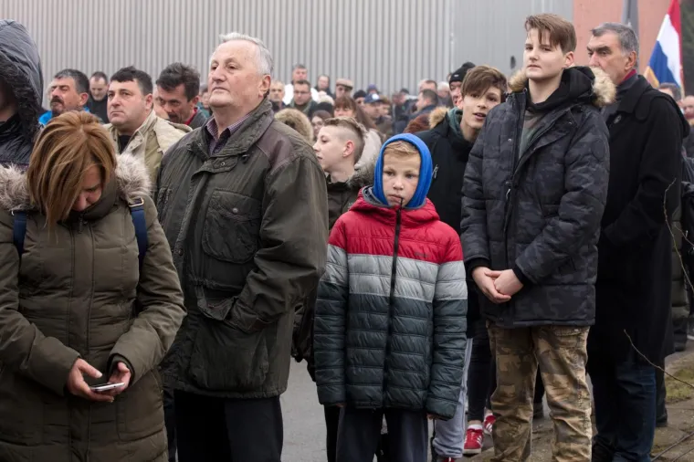 TUŽNA OBLJETNICA: Kolonom sjećanja obilježena 26. godi&scaron;njica stradanja branitelja i civila u Borovu naselju