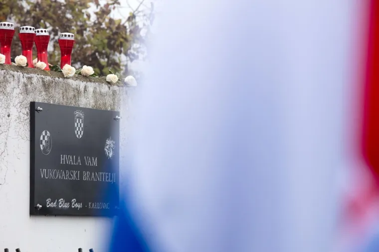 TUŽNA OBLJETNICA: Kolonom sjećanja obilježena 26. godi&scaron;njica stradanja branitelja i civila u Borovu naselju