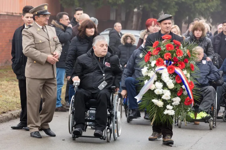 TUŽNA OBLJETNICA: Kolonom sjećanja obilježena 26. godi&scaron;njica stradanja branitelja i civila u Borovu naselju