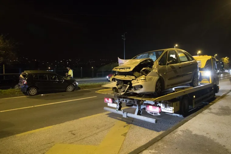 LANČANI SUDAR U ZAGREBU: Krš i lom na Aleji grada Bologne