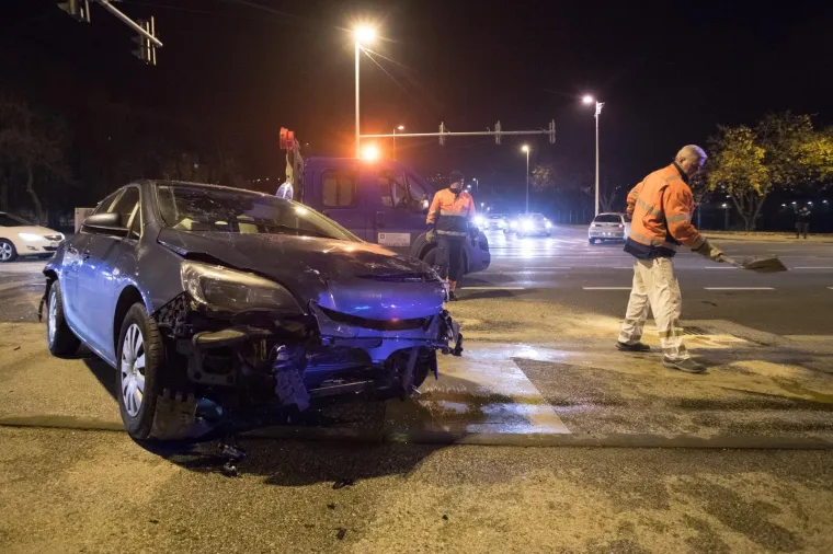 LANČANI SUDAR U ZAGREBU: Krš i lom na Aleji grada Bologne