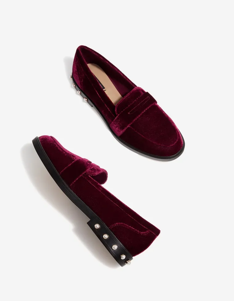 Bar&scaron;unaste mokasinke s perlicama, Stradivarius, 199,90 kuna