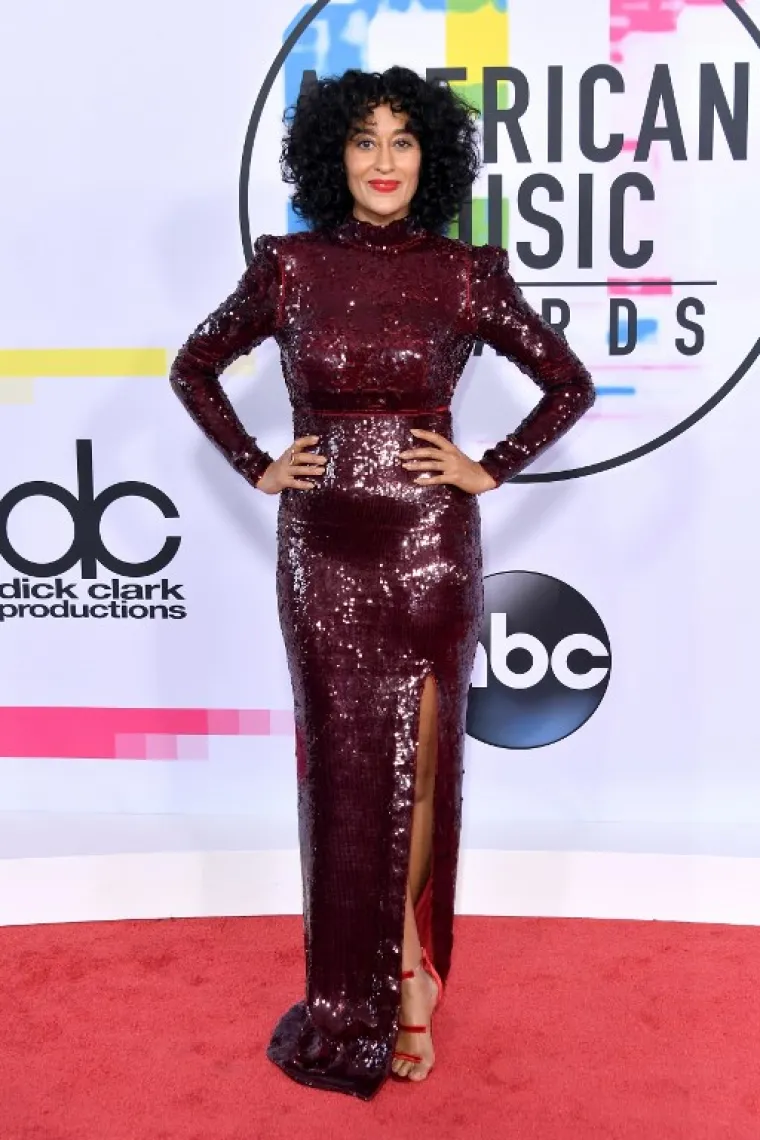 Tracee Ellis Ross izgleda odlično u kreaciji Stelle McCartney. Šljokice su uvijek u trendu ;)