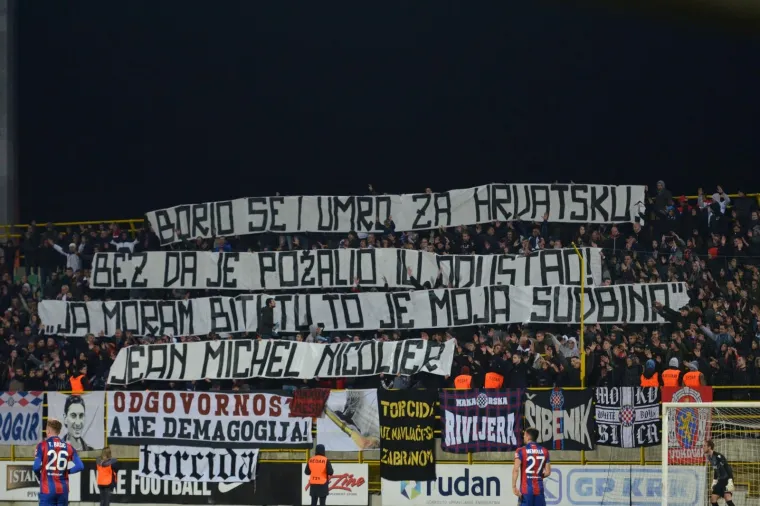 TORCIDA TRANSPARENTIMA ODALA POČAST VUKOVARU: Zahvalili su se i Francuzu Jean Michelu Nicolieru