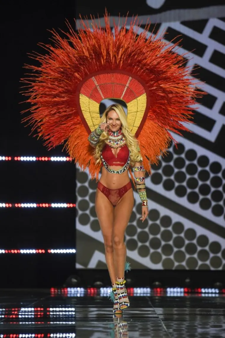 Victoria's Secret u &Scaron;angaju: Najslavnije svjetske ljepotice pokazale rasko&scaron;na tijela na modnoj pisti