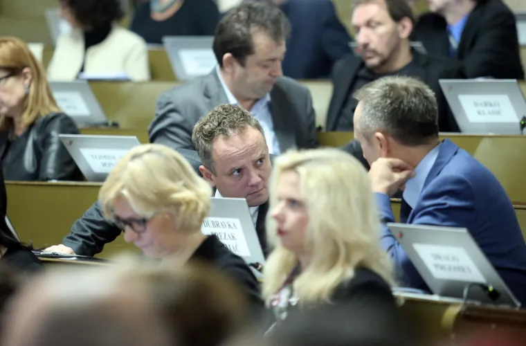 Prvi put u povijesti Skup&scaron;tine: na sjednici o gospodarenju otpadom prvi se put glasovalo elektronski