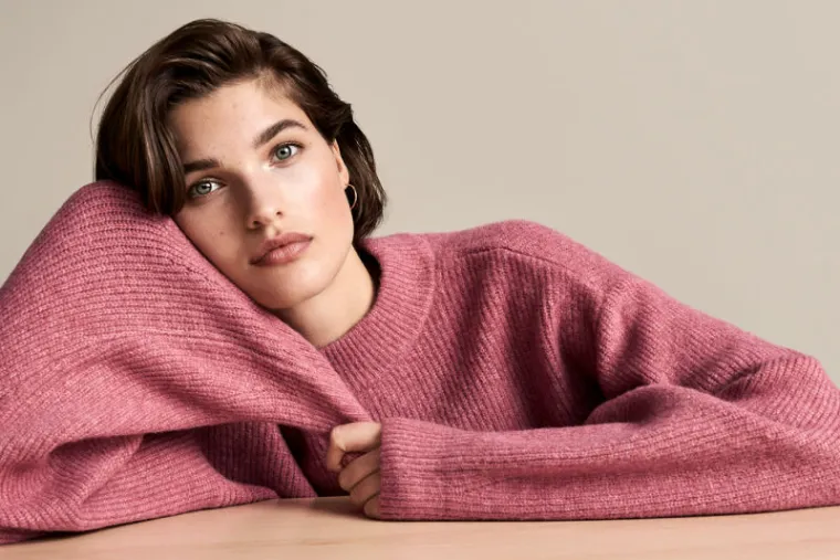 H&amp;M ovim mini updateom slavi svu ljepotu pulovera, džempera i ostalih pletenih komada, a mi smo izvdojile 10 nama najljepših...