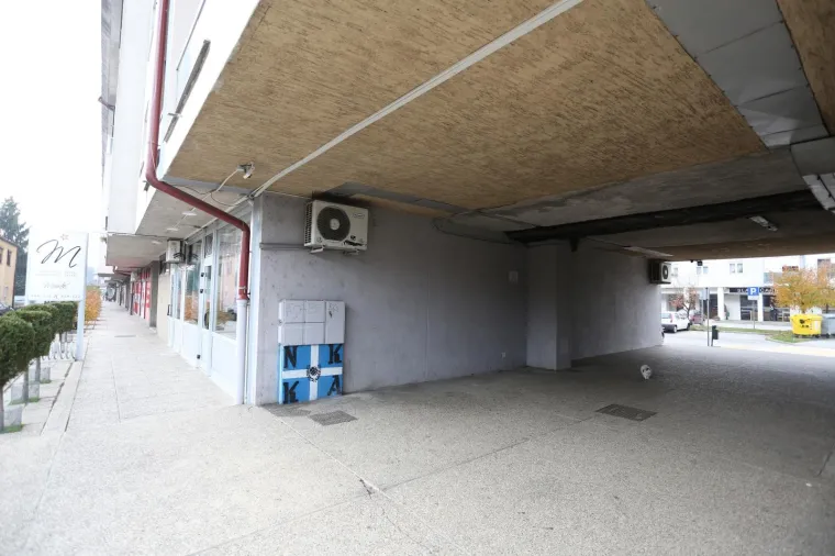 KARLOVČANE IZNENADILA TABLA UPOZORENJA: 'Ako vas organi reda zateknu da, ne daj Bože, mokrite na javnom mjestu...'