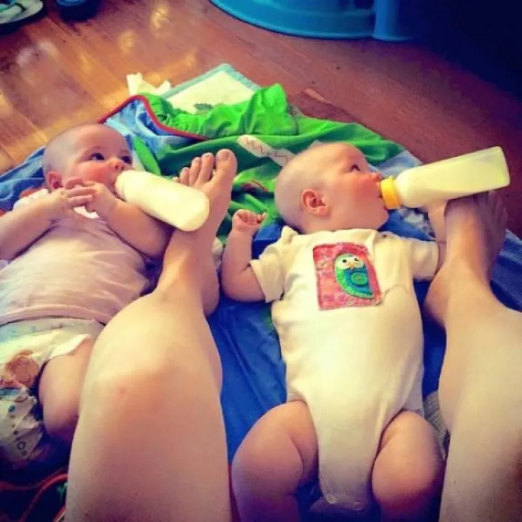 Roditelji male djece često imaju velikih problema s organizacijom vremena, posebno kada je riječ o vremenu za spavanje. Neki od njih snalaze se na kreativne načine, a drugi zbog posljedica umora jednostavno rade gre&scaron;ke. Neki su tako uspjeli oprati iPad ili se naopako odjenuti, a neke od njihovih avantura okupili smo u galeriji.