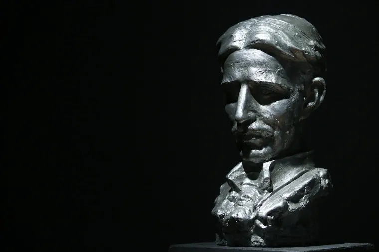 FUTURISTIČKI SPEKTAKL: Pogledajte kako izgleda izložba o Nikoli Tesli