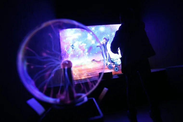 FUTURISTIČKI SPEKTAKL: Pogledajte kako izgleda izložba o Nikoli Tesli