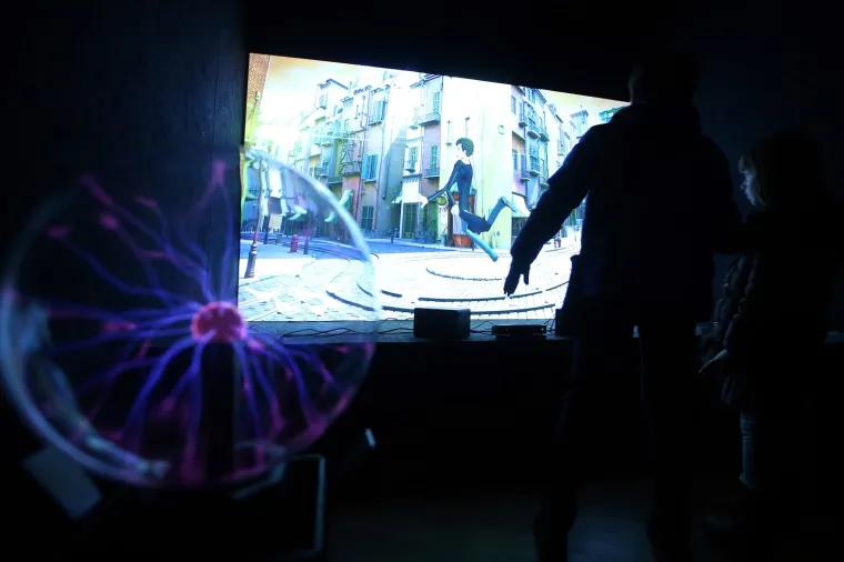 FUTURISTIČKI SPEKTAKL: Pogledajte kako izgleda izložba o Nikoli Tesli