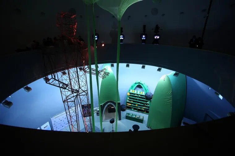 FUTURISTIČKI SPEKTAKL: Pogledajte kako izgleda izložba o Nikoli Tesli