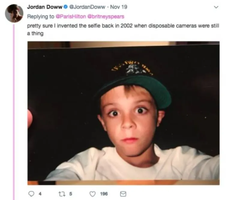 PARIS HILTON POHVALILA SE DA JE IZMISLILA SELFIE: Korisnici Twittera vrlo su brzo opovrgnuli njezinu tvrdnju