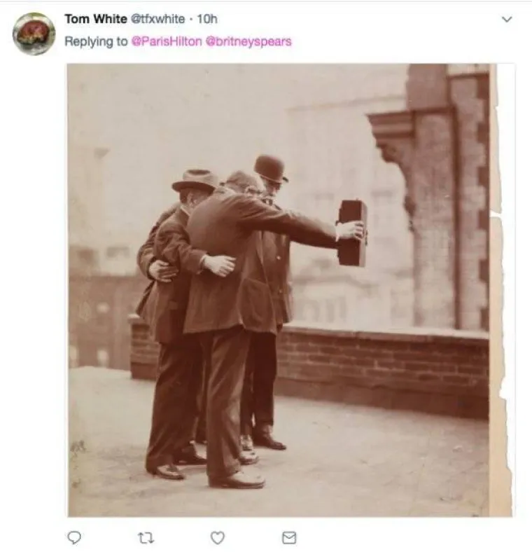 PARIS HILTON POHVALILA SE DA JE IZMISLILA SELFIE: Korisnici Twittera vrlo su brzo opovrgnuli njezinu tvrdnju