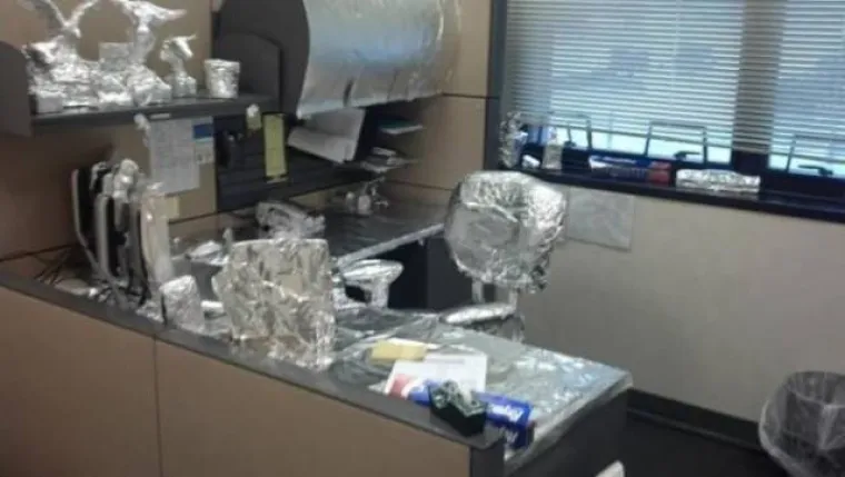 ZNAJU KAKO NAŽIVCIRATI KOLEGE S POSLA: Usavr&scaron;ili su svoj hobi, njihove metode jamče nemir u uredu