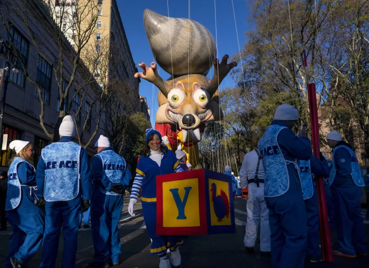 Veselje milijuna ljudi na ulicama New Yorka: okupili se zbog parade za Thanksgiving