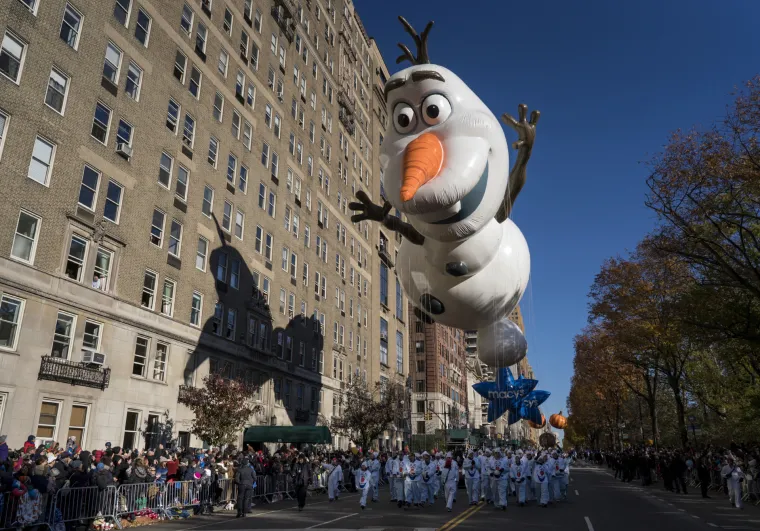Veselje milijuna ljudi na ulicama New Yorka: okupili se zbog parade za Thanksgiving