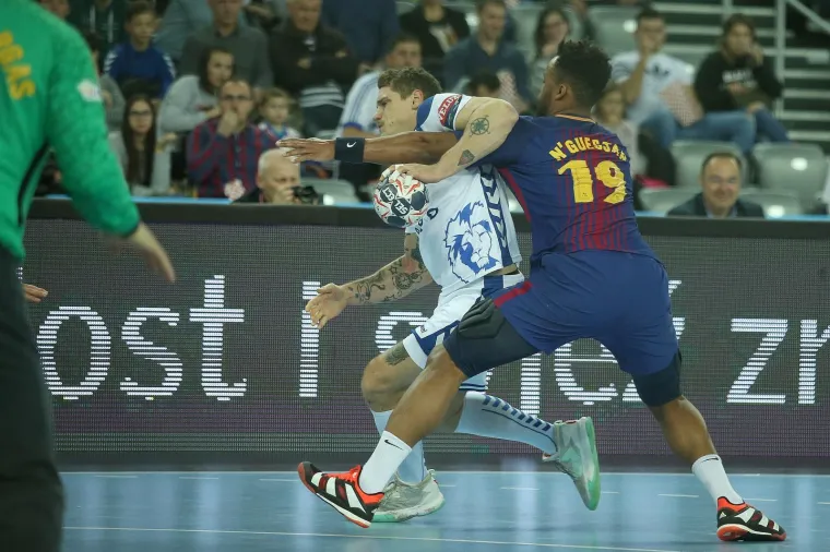 Rukometa&scaron;i PPD Zagreba poraženi su od Barcelone 24-32 pred domaćom publikom u Areni Zagreb.