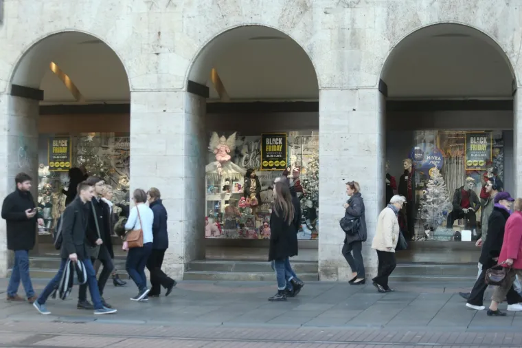 BEZ GUŽVI I BEZ VELIKIH POPUSTA: Evo kako izgleda popularni šoping praznik 'Crni petak' u Zagrebu