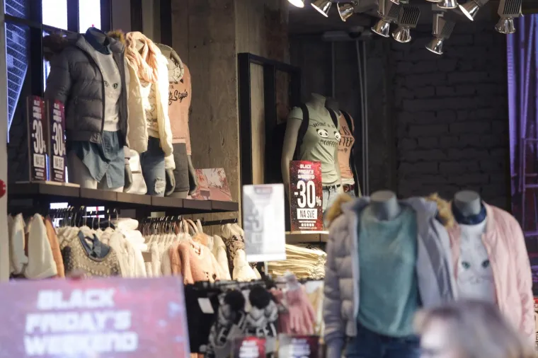 BEZ GUŽVI I BEZ VELIKIH POPUSTA: Evo kako izgleda popularni &scaron;oping praznik 'Crni petak' u Zagrebu