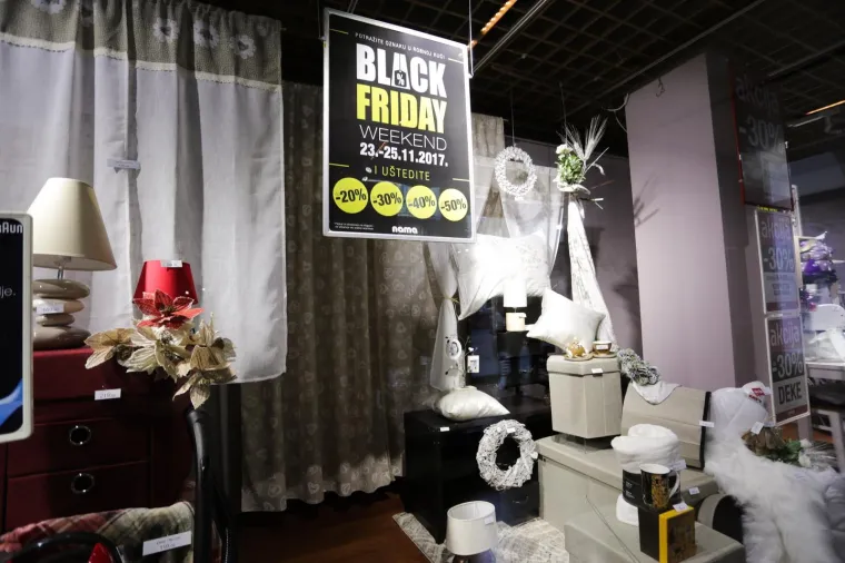 BEZ GUŽVI I BEZ VELIKIH POPUSTA: Evo kako izgleda popularni &scaron;oping praznik 'Crni petak' u Zagrebu