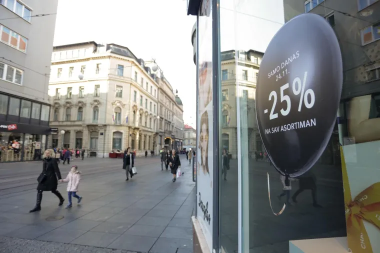 BEZ GUŽVI I BEZ VELIKIH POPUSTA: Evo kako izgleda popularni &scaron;oping praznik 'Crni petak' u Zagrebu