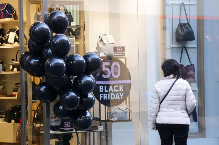 BEZ GUŽVI I BEZ VELIKIH POPUSTA: Evo kako izgleda popularni &scaron;oping praznik 'Crni petak' u Zagrebu