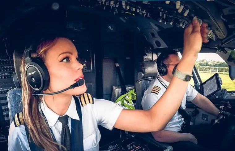 &Scaron;VEDSKA PILOTKINJA POKORILA INSTAGRAM: Njezina ljepota i pustolovni duh osigurali joj 200.000 fanova