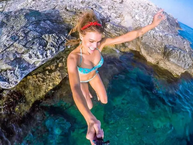 &Scaron;VEDSKA PILOTKINJA POKORILA INSTAGRAM: Njezina ljepota i pustolovni duh osigurali joj 200.000 fanova