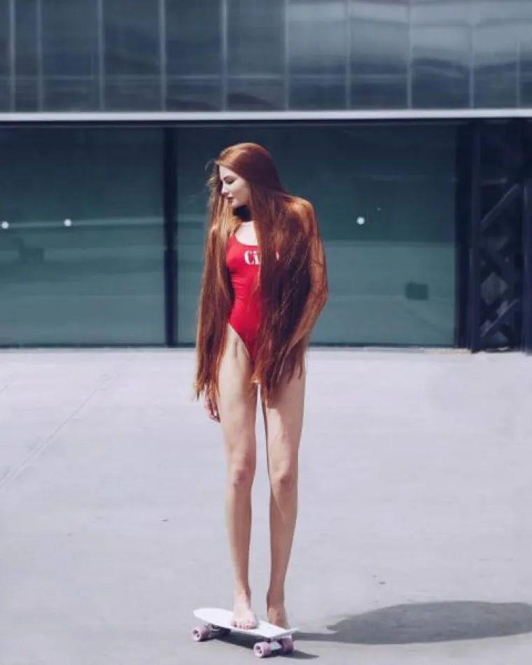 RUSKA MATOVILKA OSVAJA BAJKOVITOM LJEPOTOM: Njezina savr&scaron;ena kosa kao da je ispala iz bajke